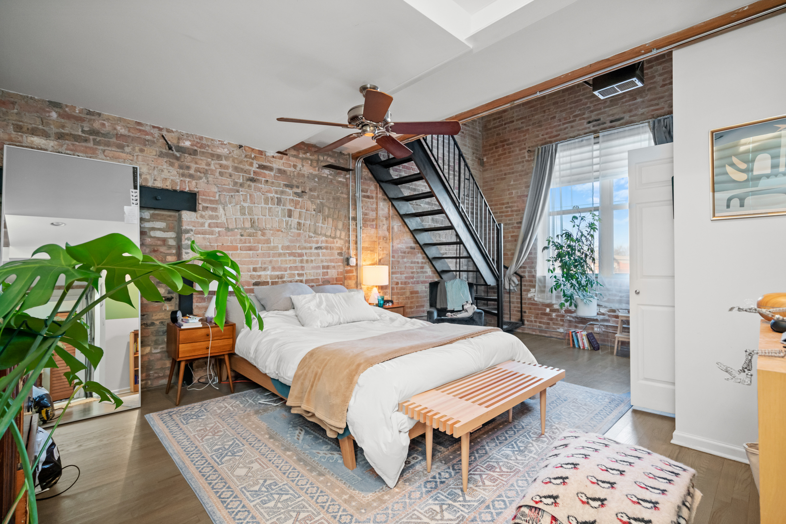 1701 N DAMEN Avenue Unit: 305