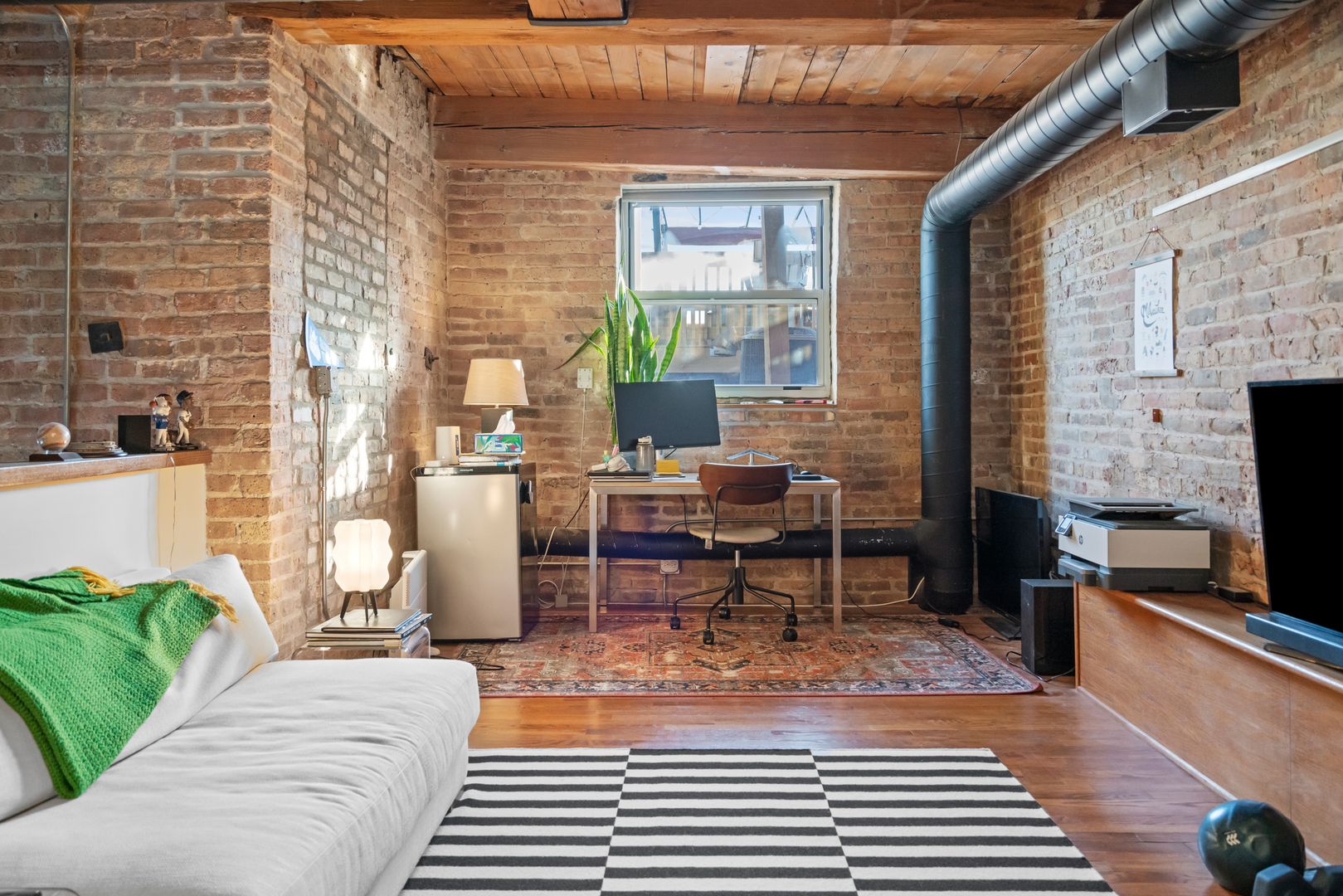 1701 N DAMEN Avenue Unit: 305