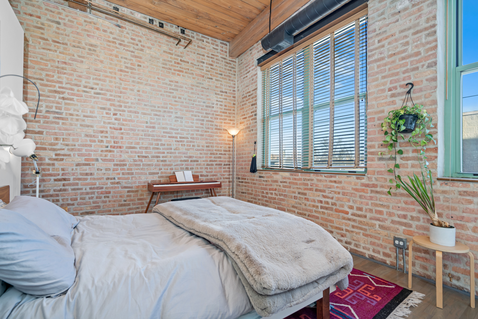 1701 N DAMEN Avenue Unit: 305