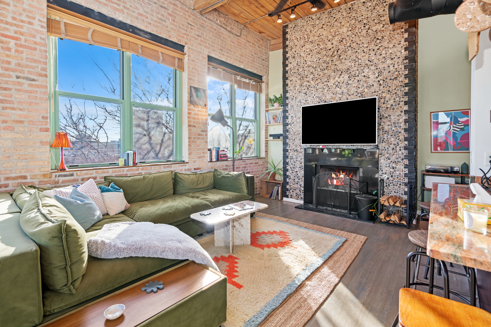 1701 N DAMEN Avenue Unit: 305