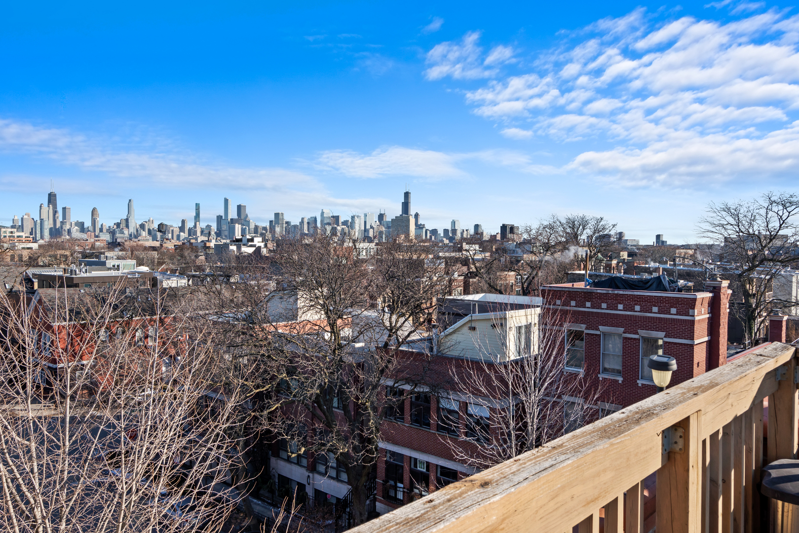 1701 N DAMEN Avenue Unit: 305