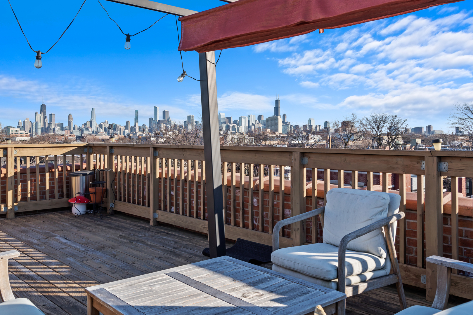 1701 N DAMEN Avenue Unit: 305