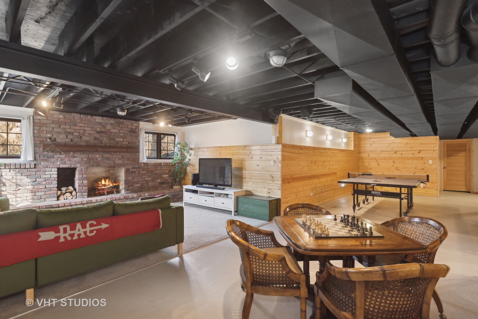 410 E Winchester Road