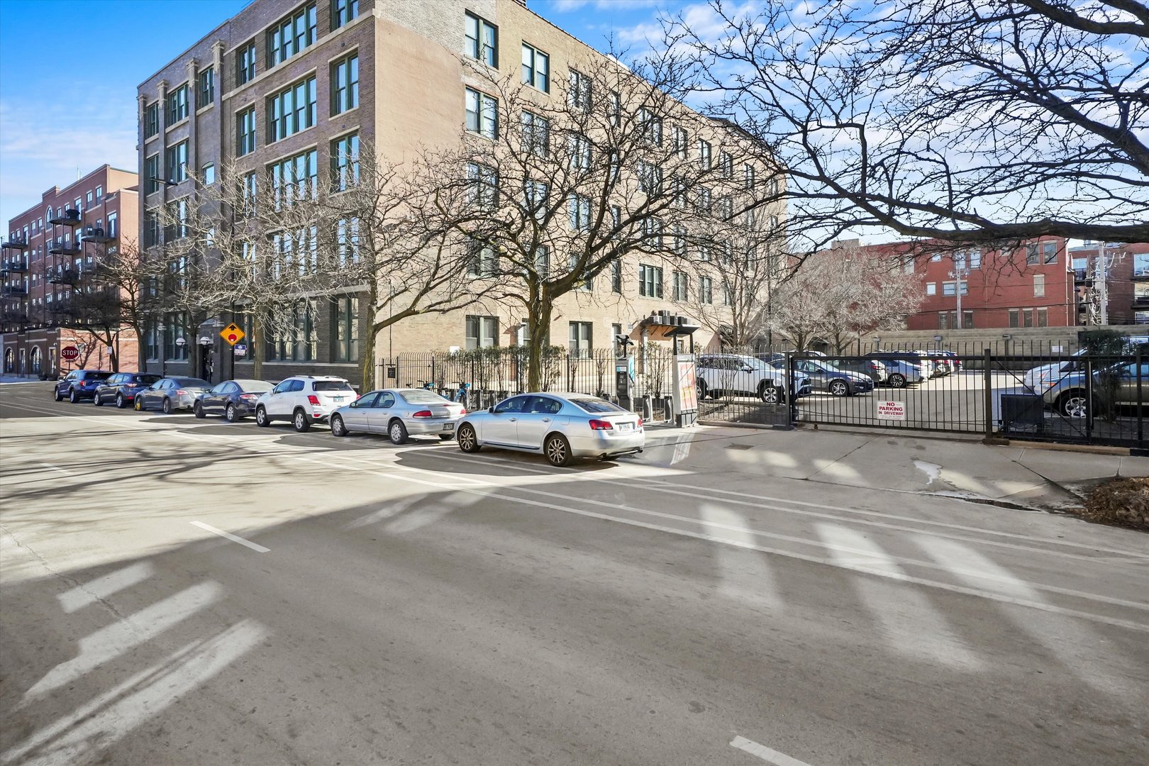 1327 W Washington Boulevard Unit: 3G