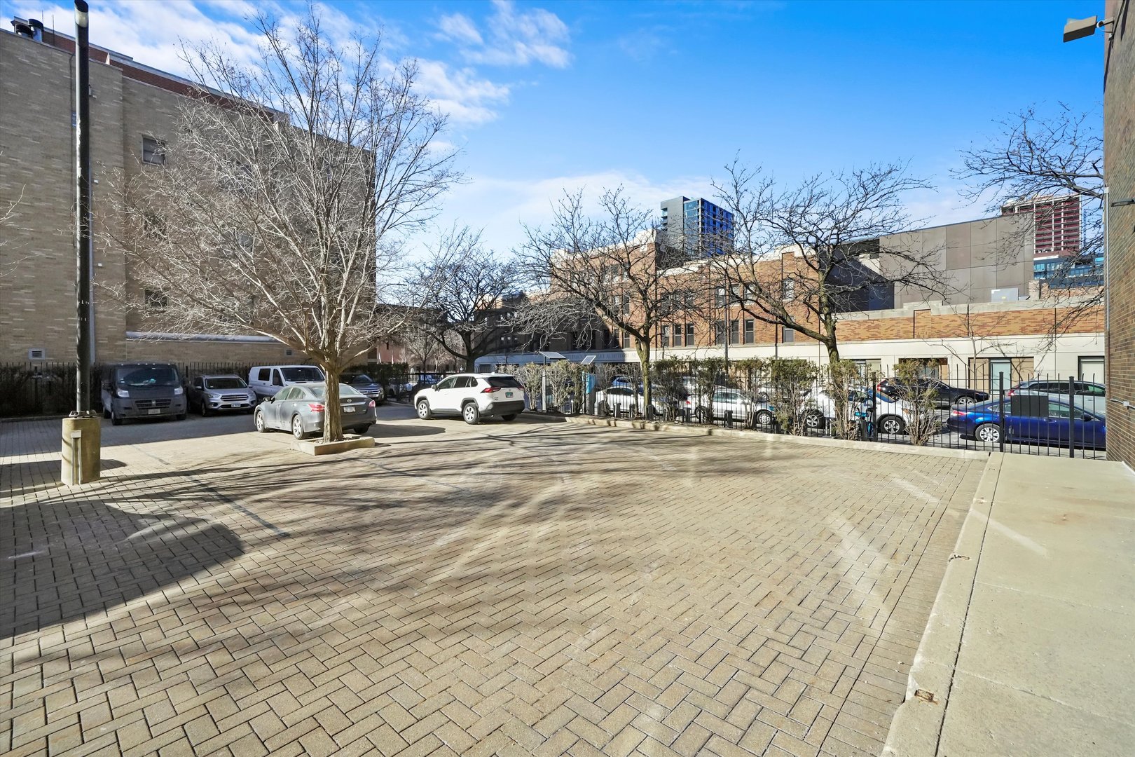 1327 W Washington Boulevard Unit: 3G