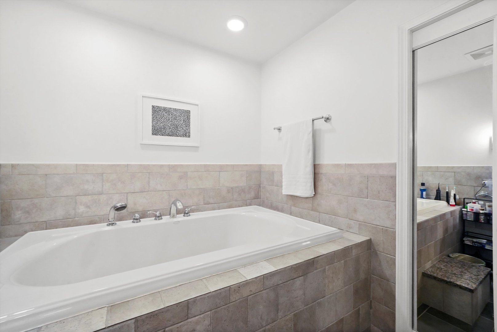 1327 W Washington Boulevard Unit: 3G