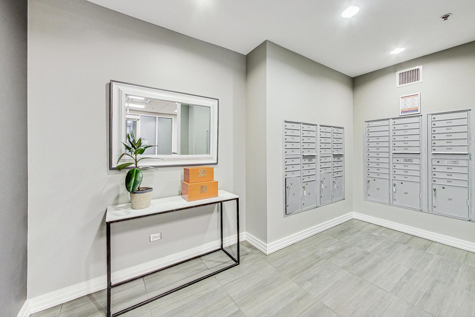 170 W Polk Street Unit: 1101