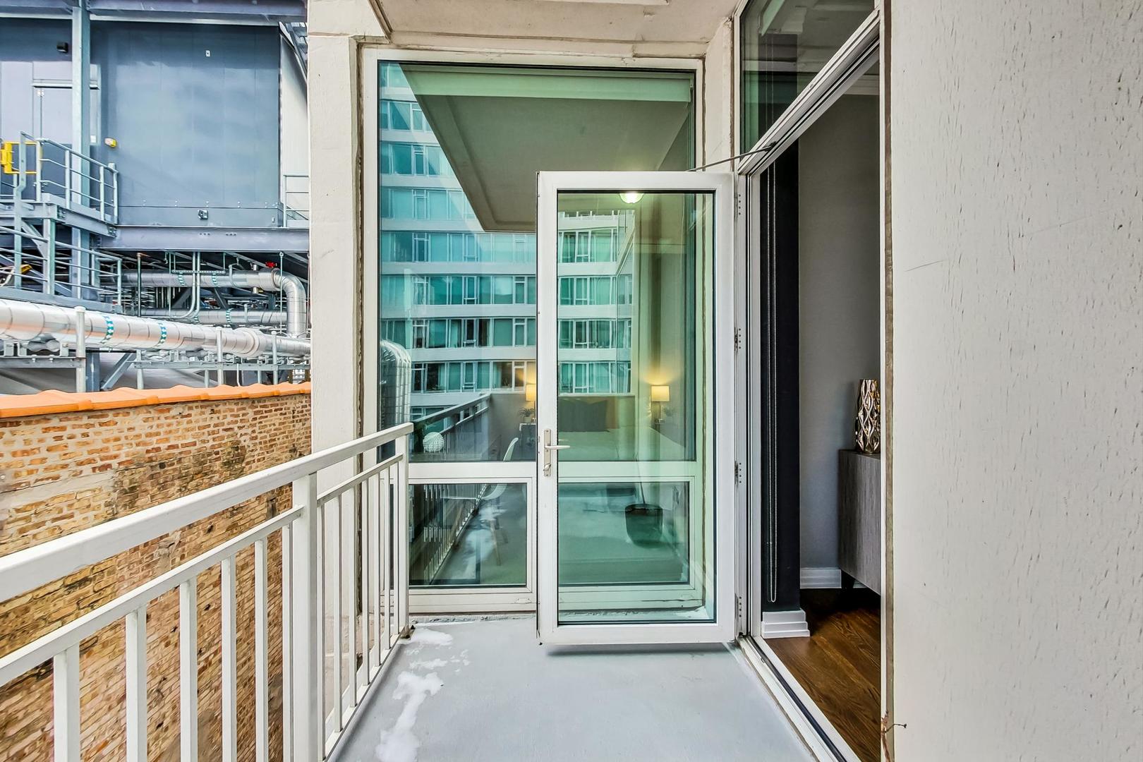 170 W Polk Street Unit: 1101