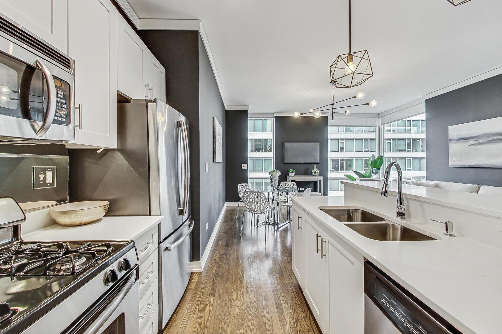 170 W Polk Street Unit: 1101