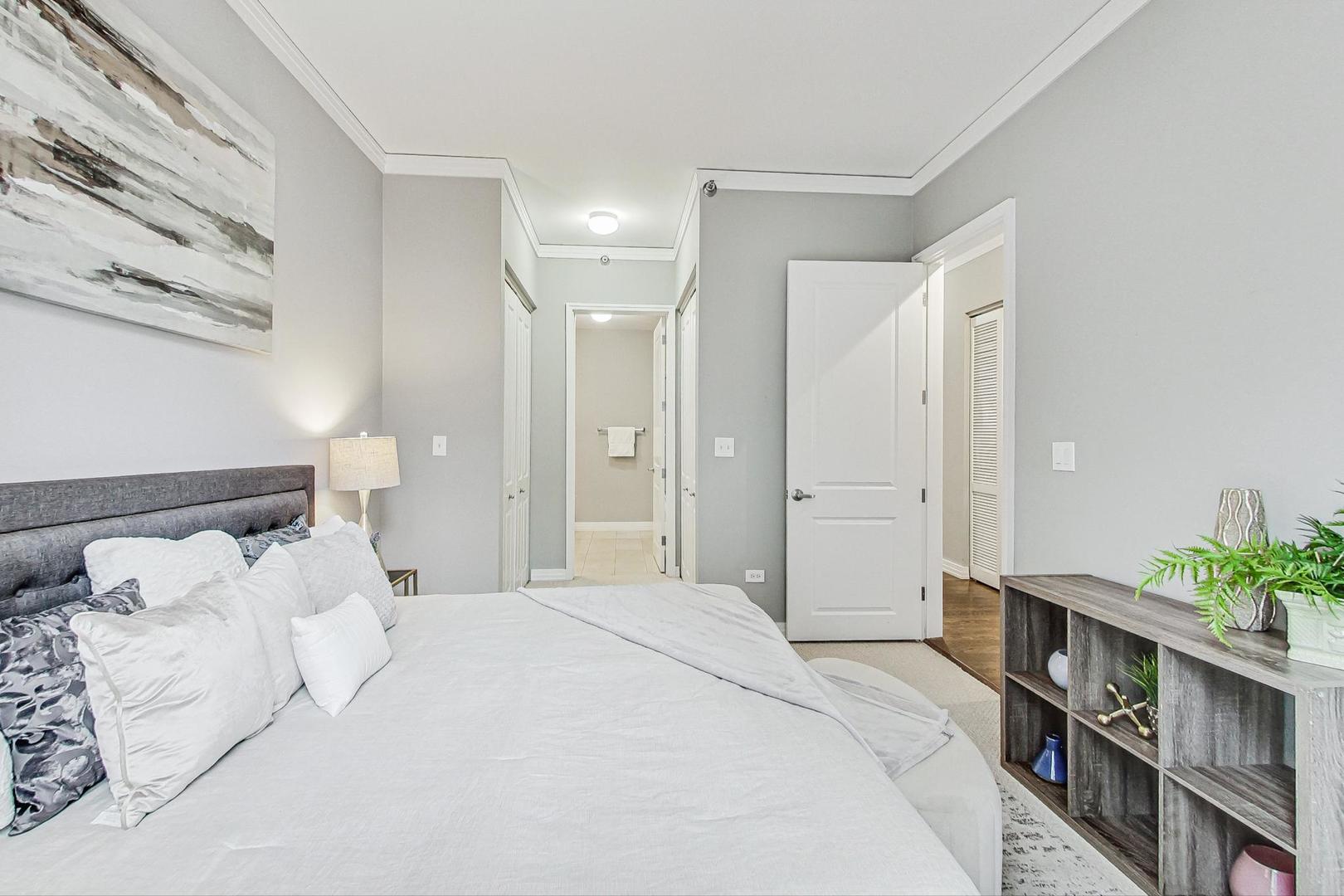 170 W Polk Street Unit: 1101