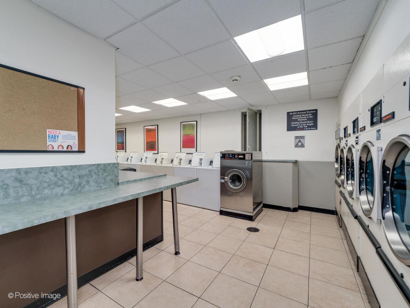 5701 N Sheridan Road Unit: 9L