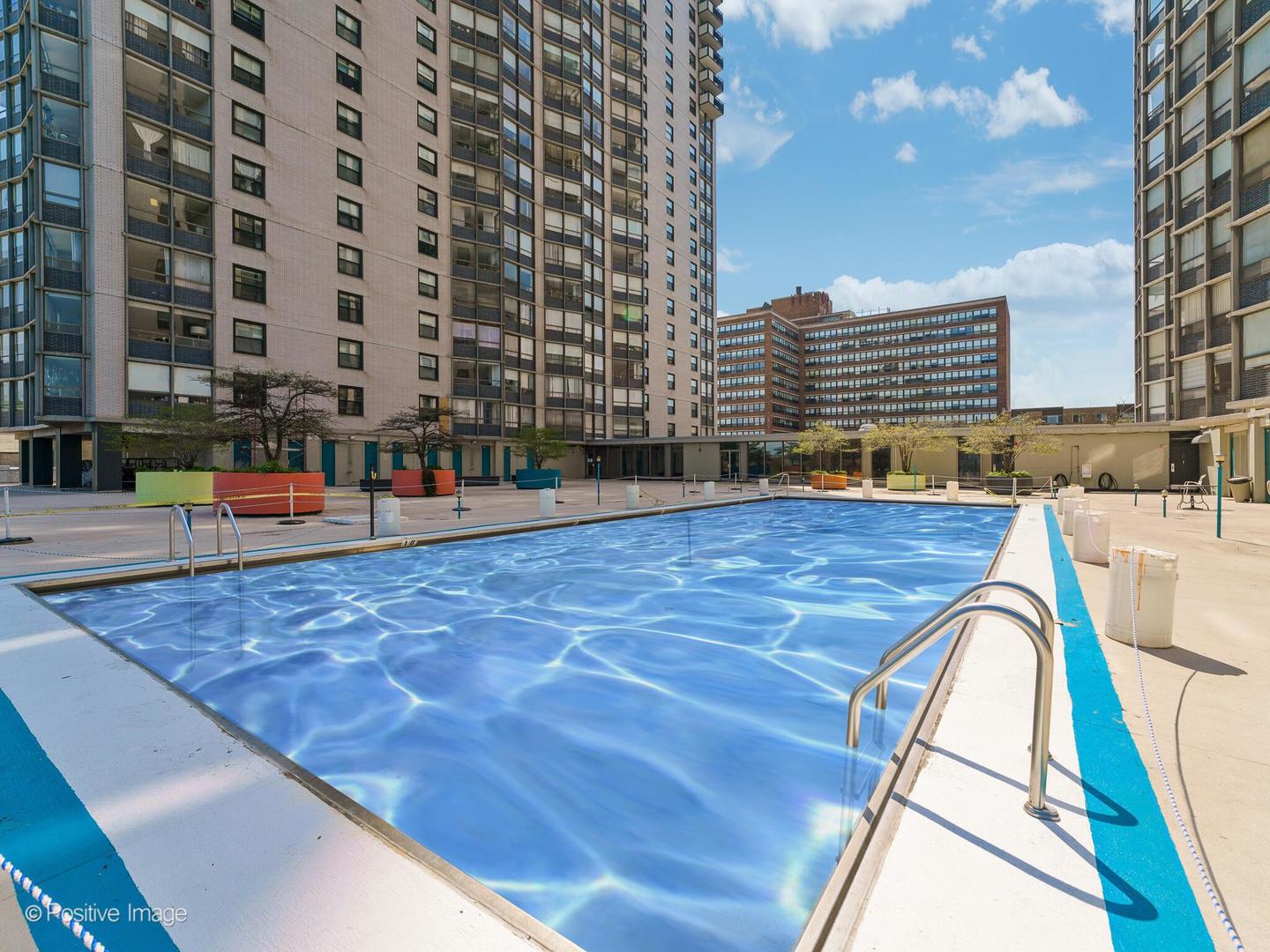 5701 N Sheridan Road Unit: 9L