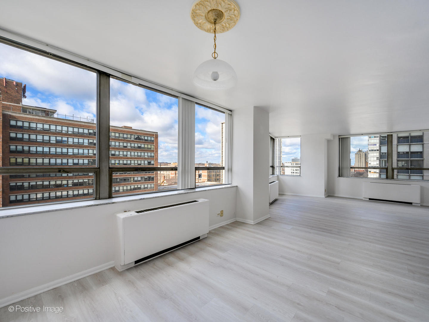 5701 N Sheridan Road Unit: 9L