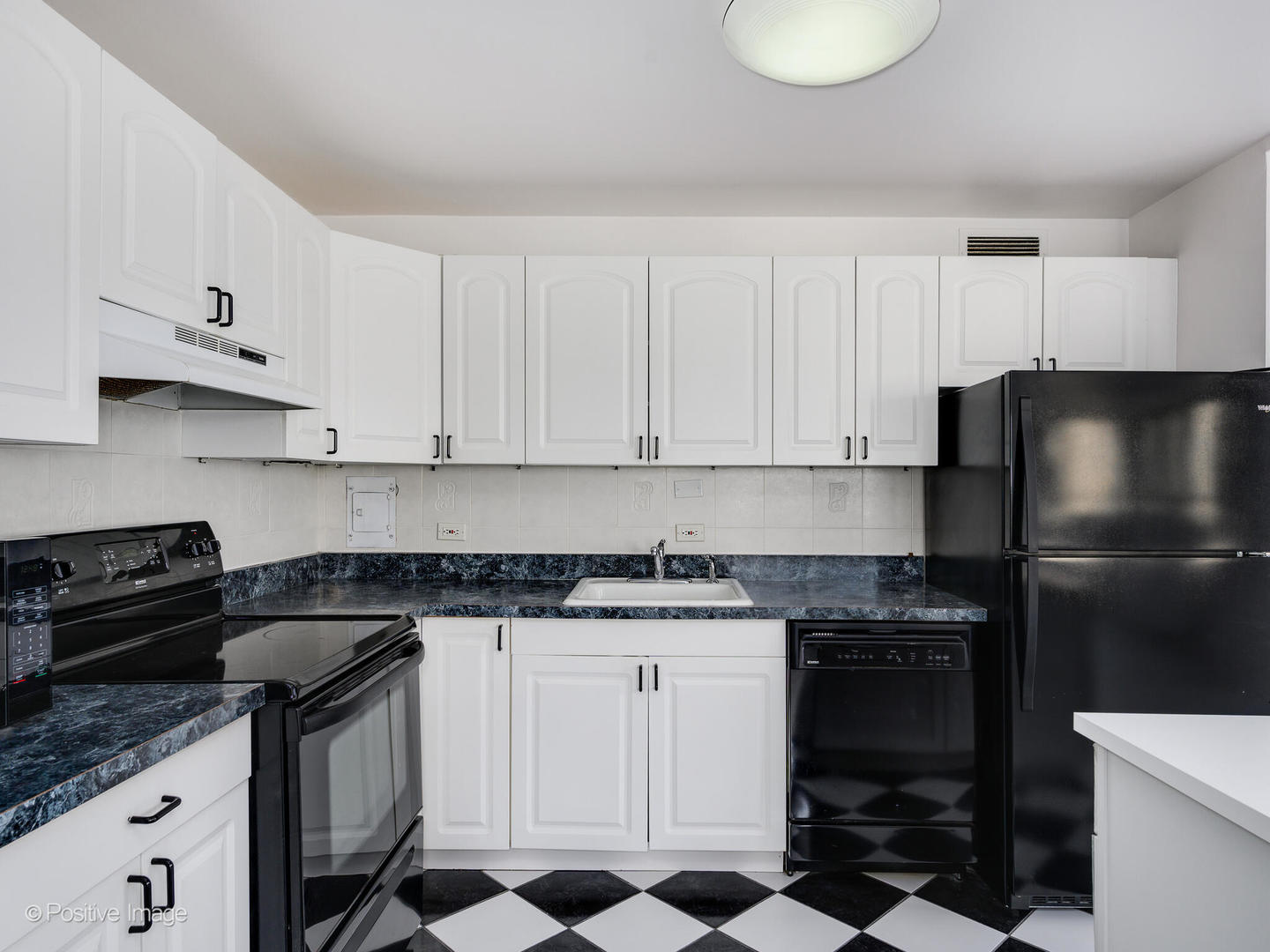 5701 N Sheridan Road Unit: 9L