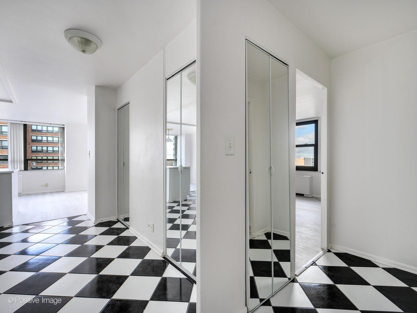 5701 N Sheridan Road Unit: 9L