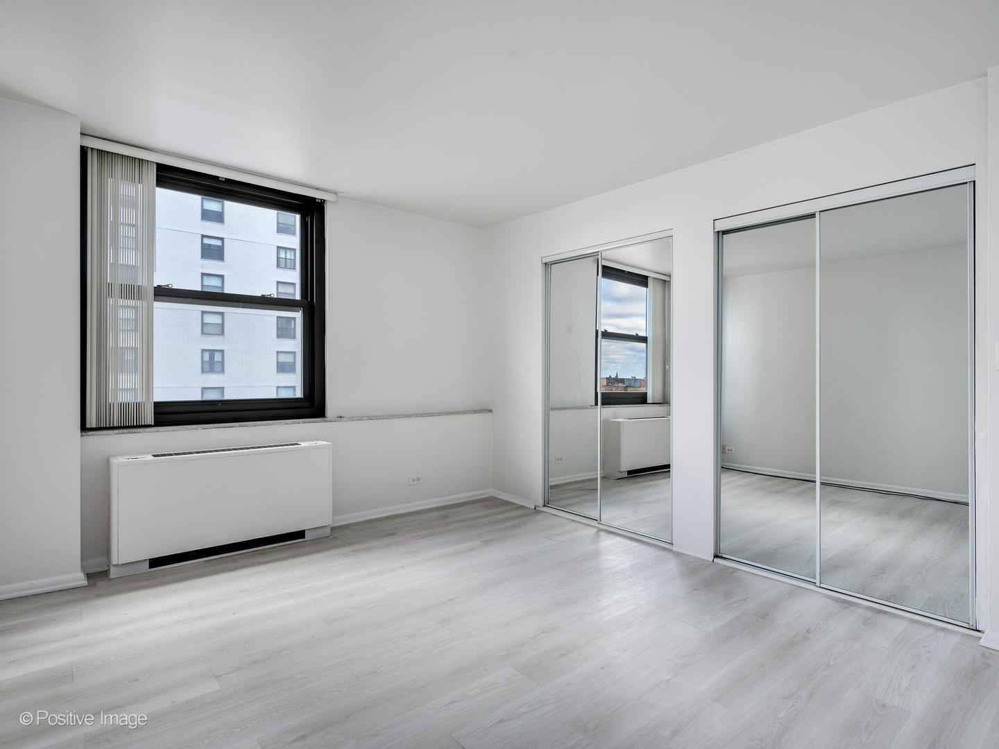 5701 N Sheridan Road Unit: 9L