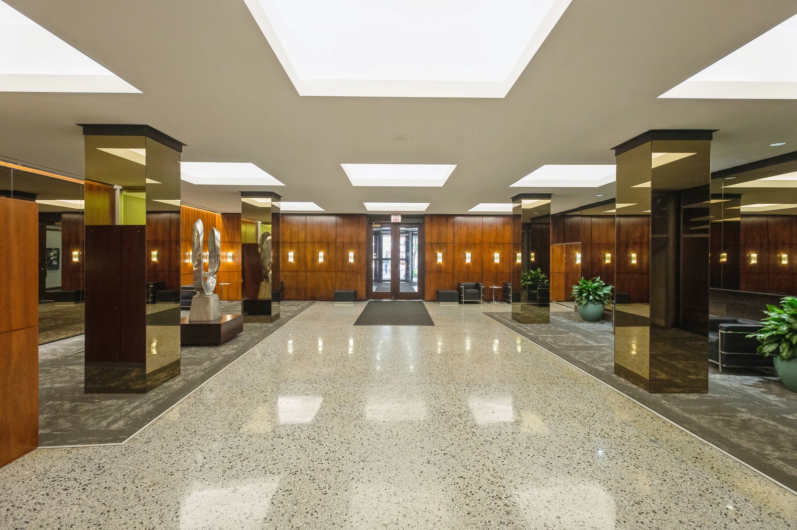 535 N Michigan Avenue Unit: 511