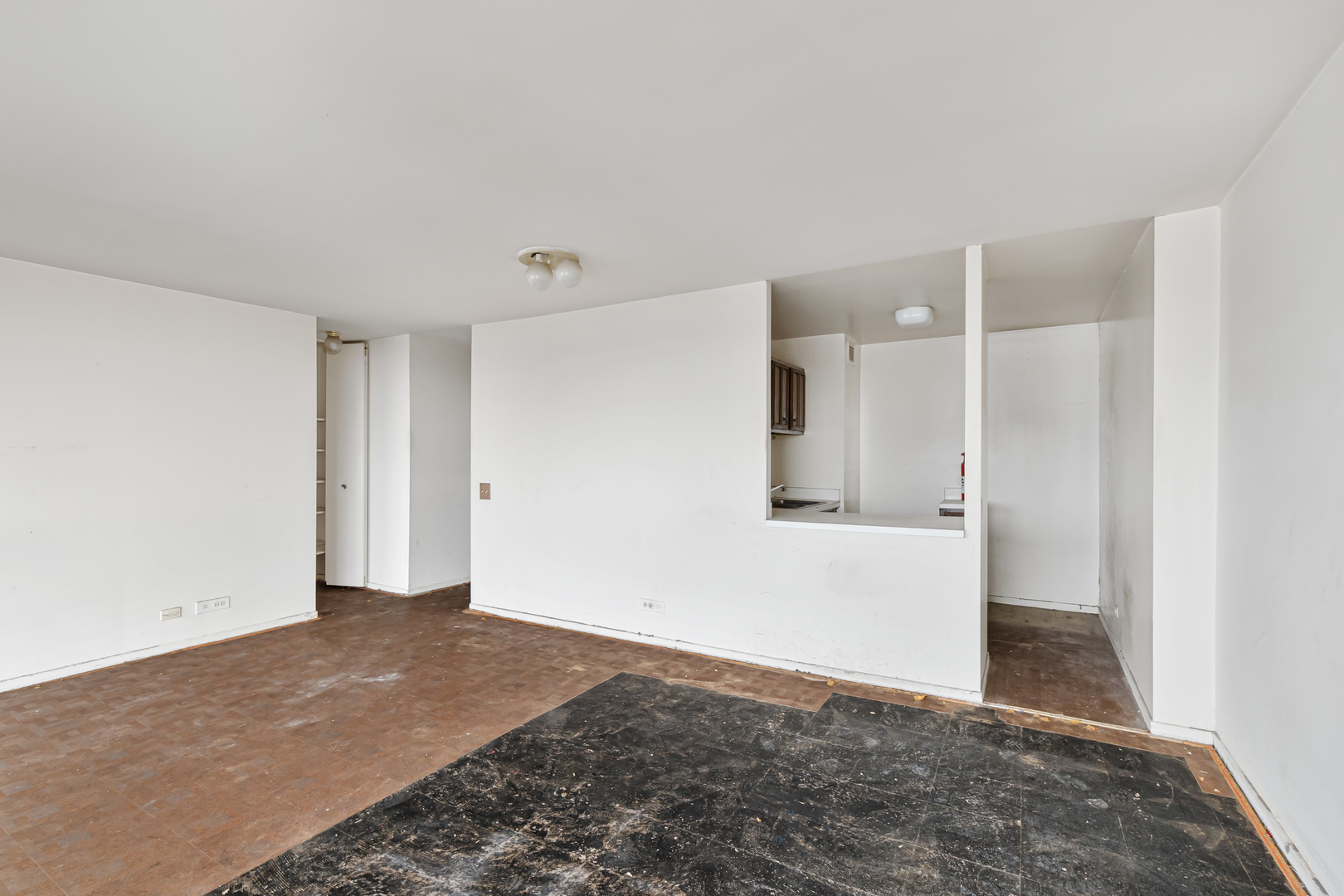 4343 N Clarendon Avenue Unit: 1505