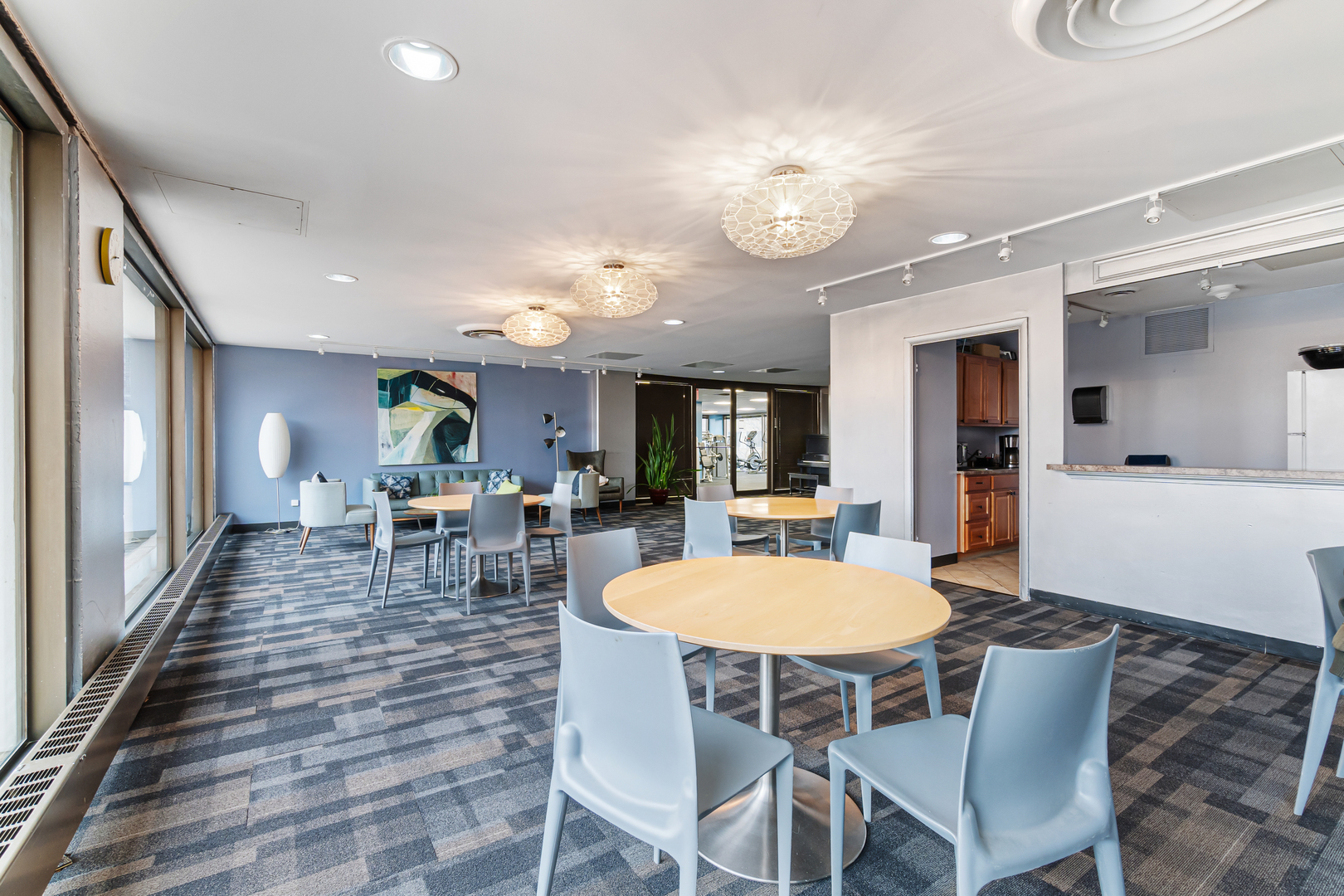 4343 N Clarendon Avenue Unit: 1505