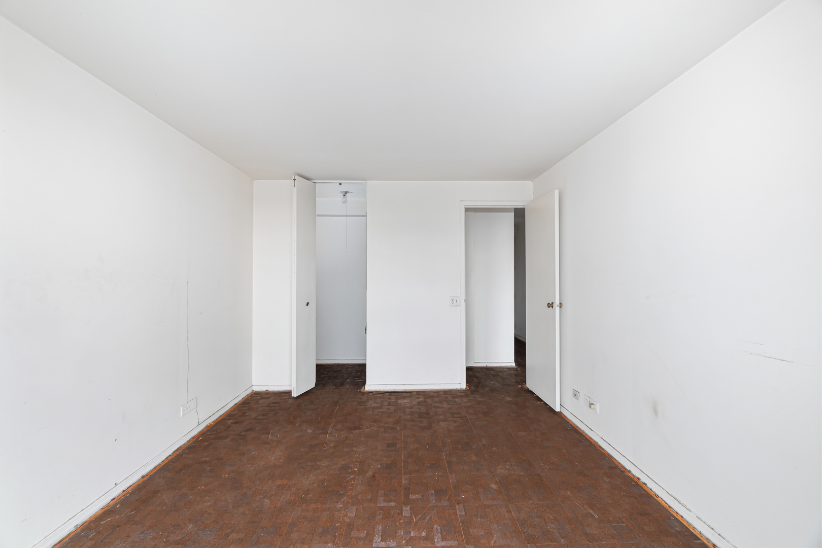 4343 N Clarendon Avenue Unit: 1505