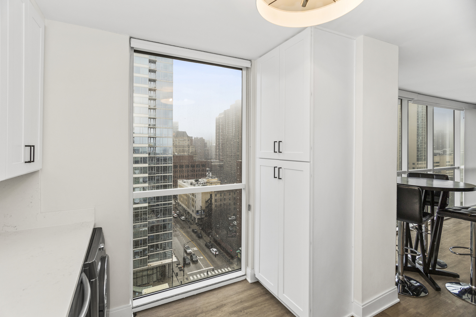 1212 N La Salle Drive Unit: 1501