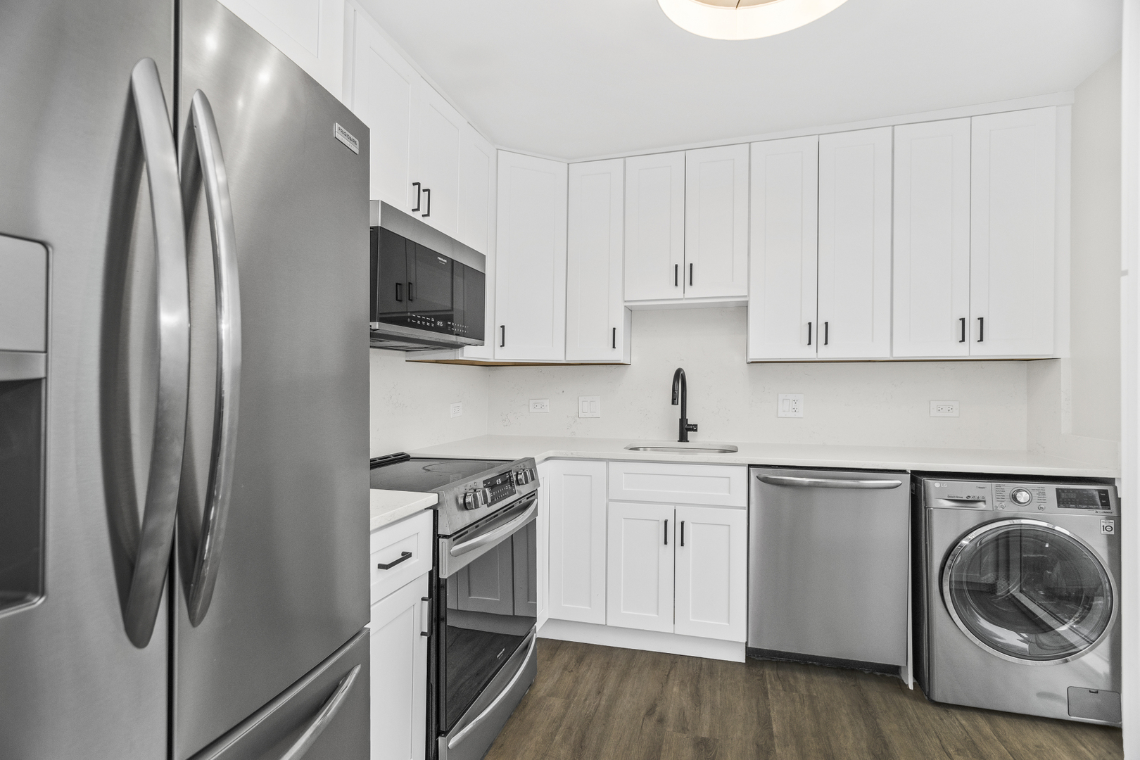 1212 N La Salle Drive Unit: 1501