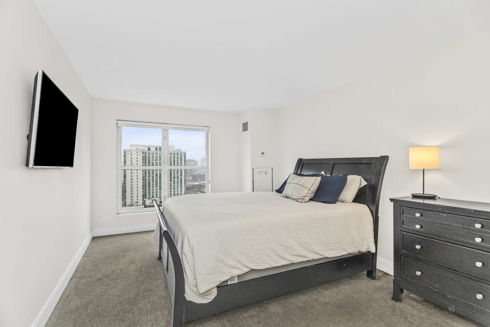 1212 N La Salle Drive Unit: 1501