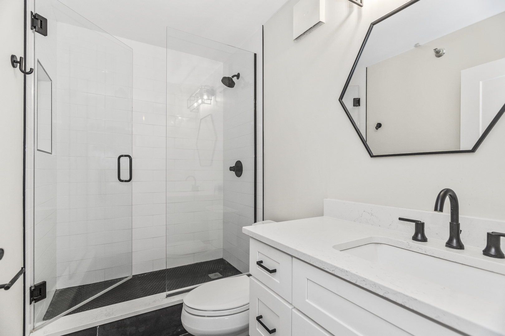 1212 N La Salle Drive Unit: 1501