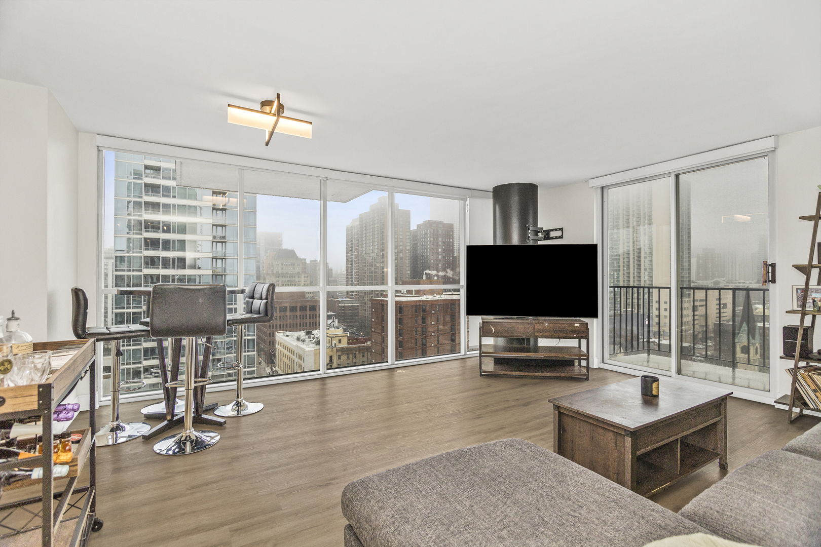 1212 N La Salle Drive Unit: 1501