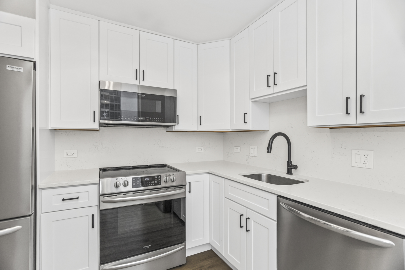 1212 N La Salle Drive Unit: 1501