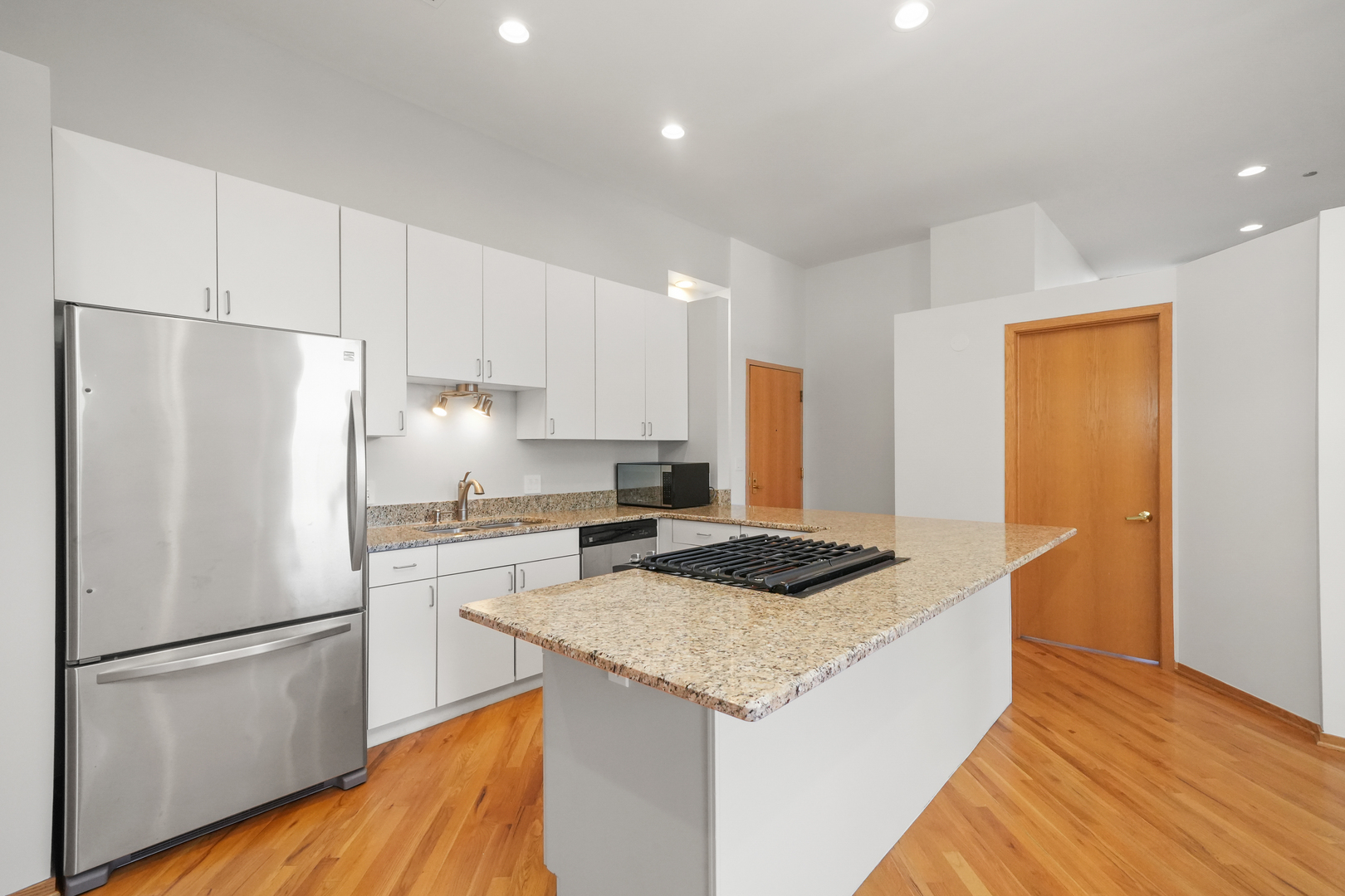 910 S MICHIGAN Avenue Unit: 914