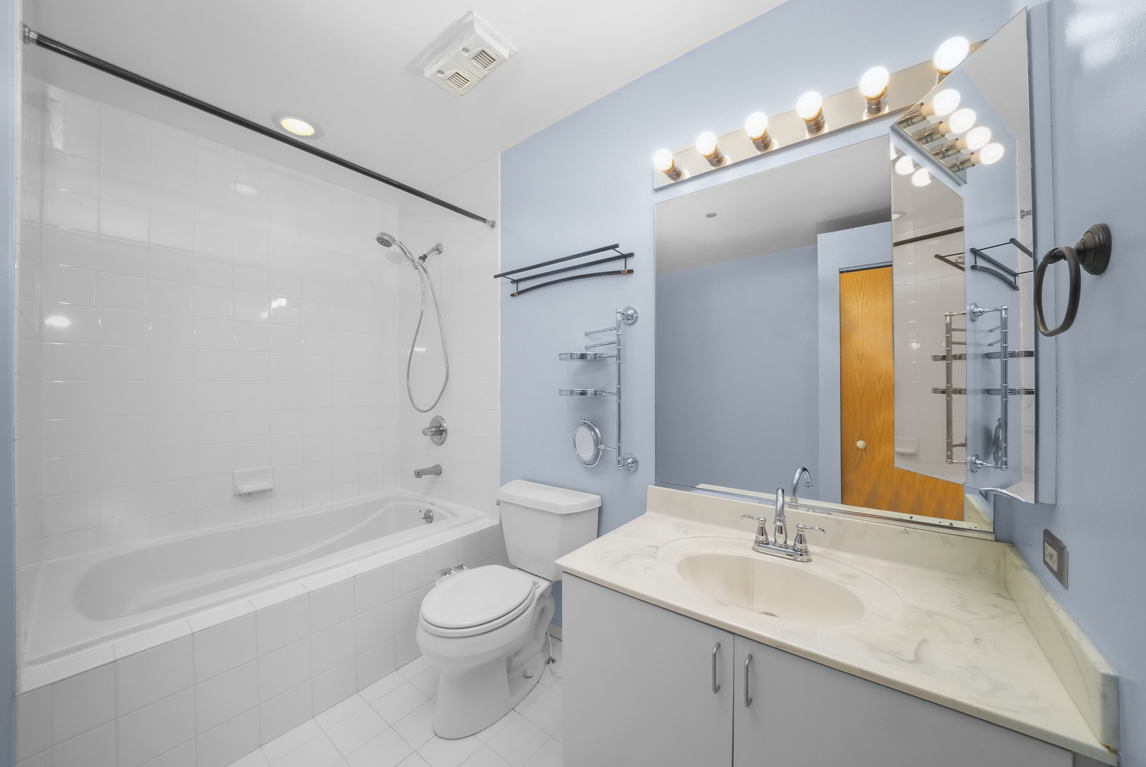 910 S MICHIGAN Avenue Unit: 914