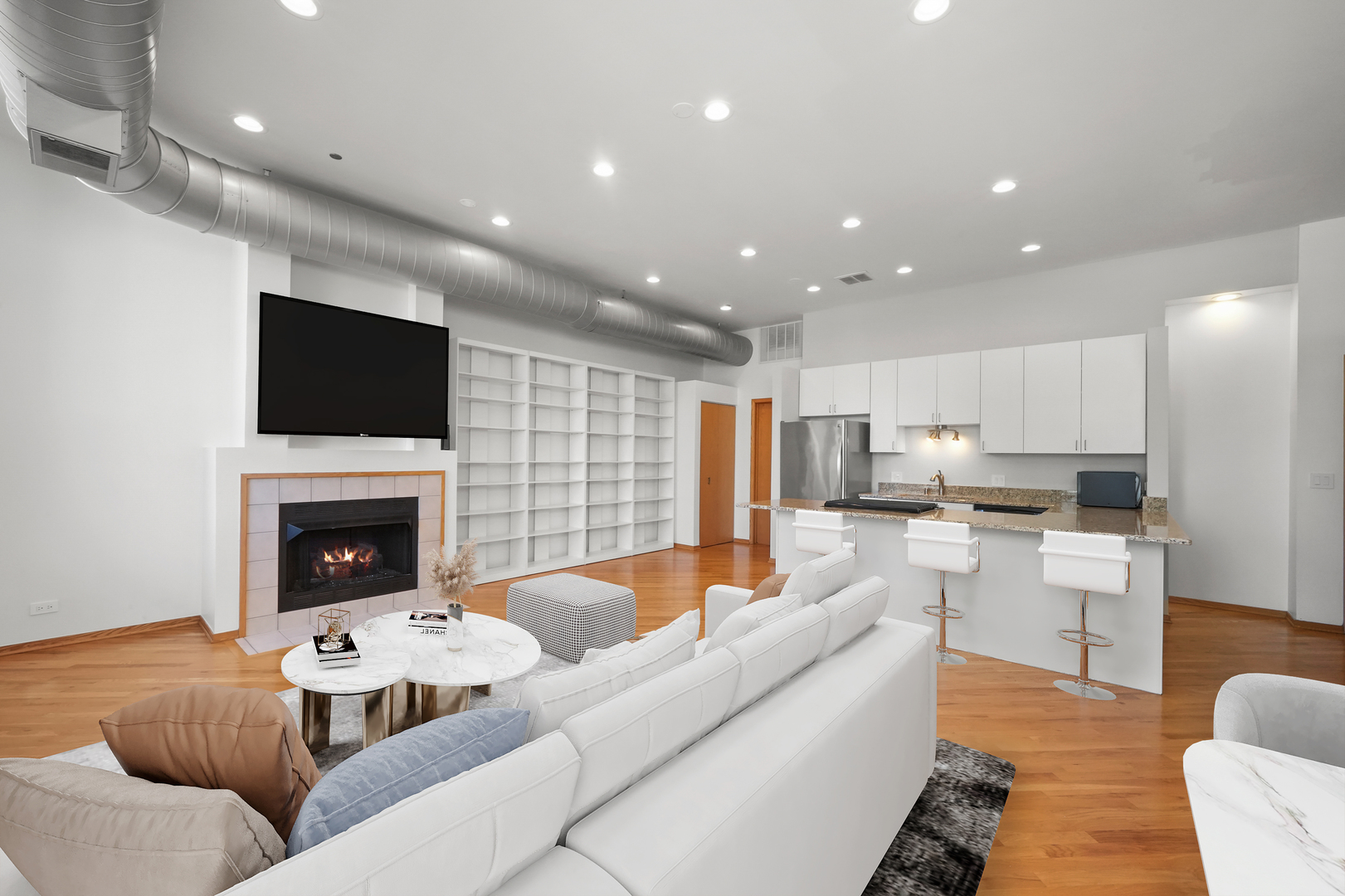 910 S MICHIGAN Avenue Unit: 914