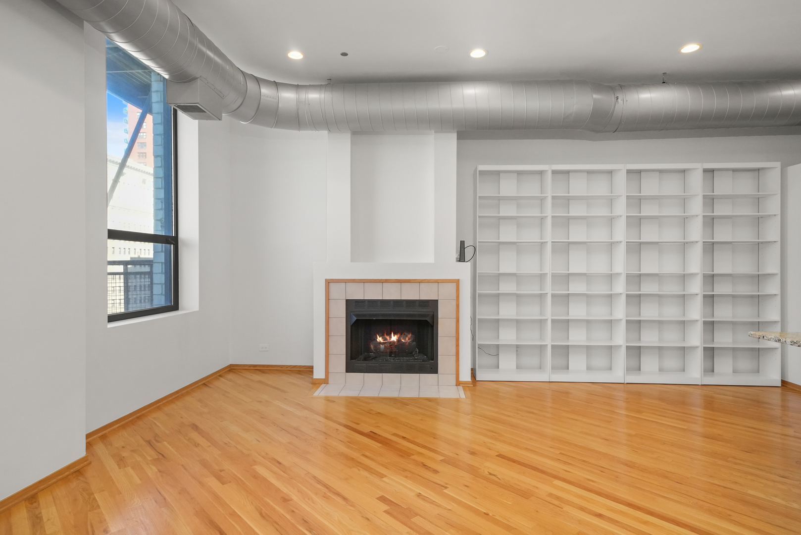 910 S MICHIGAN Avenue Unit: 914