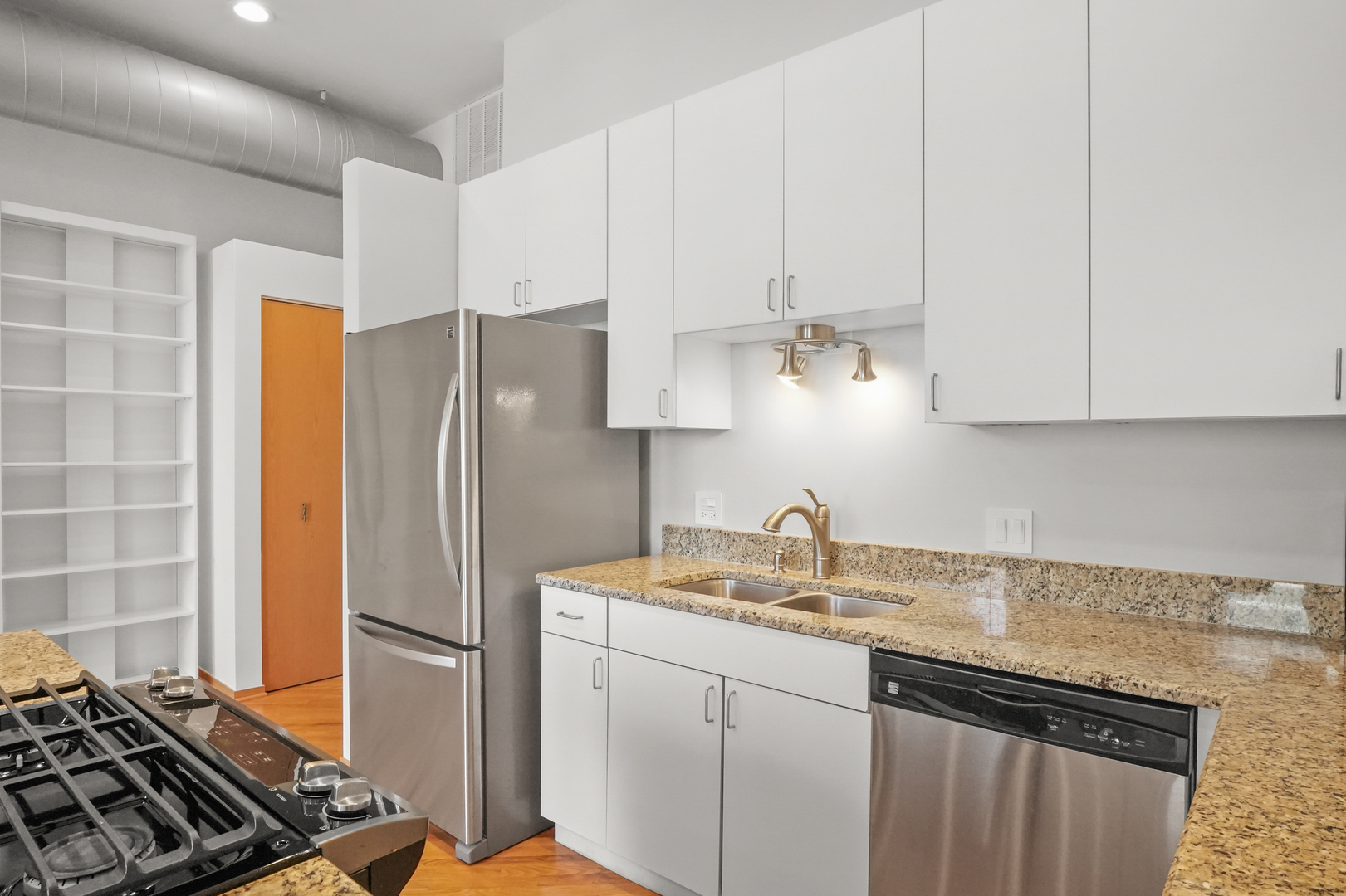 910 S MICHIGAN Avenue Unit: 914