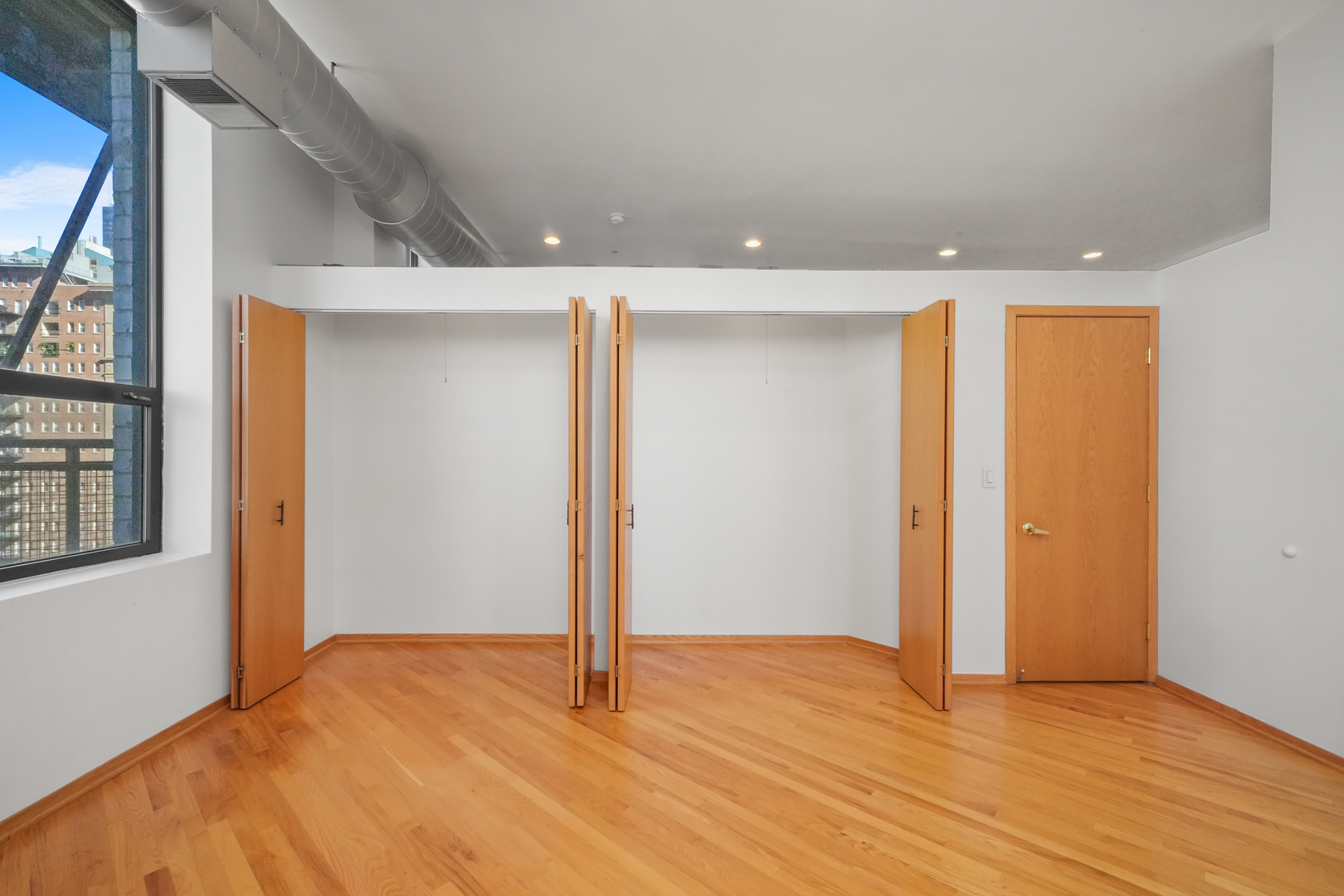 910 S MICHIGAN Avenue Unit: 914