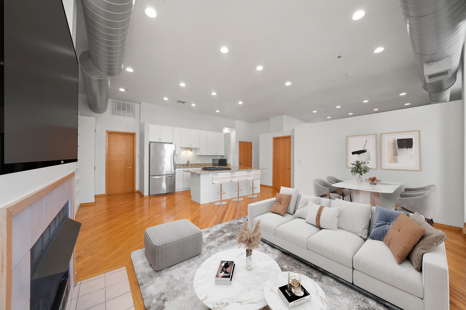 910 S MICHIGAN Avenue Unit: 914