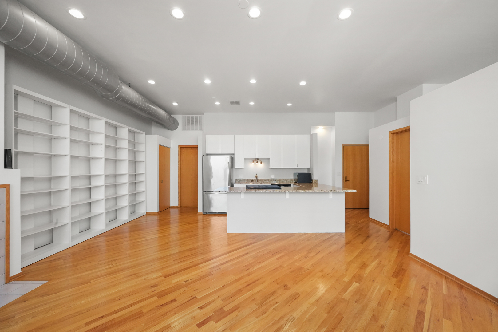 910 S MICHIGAN Avenue Unit: 914