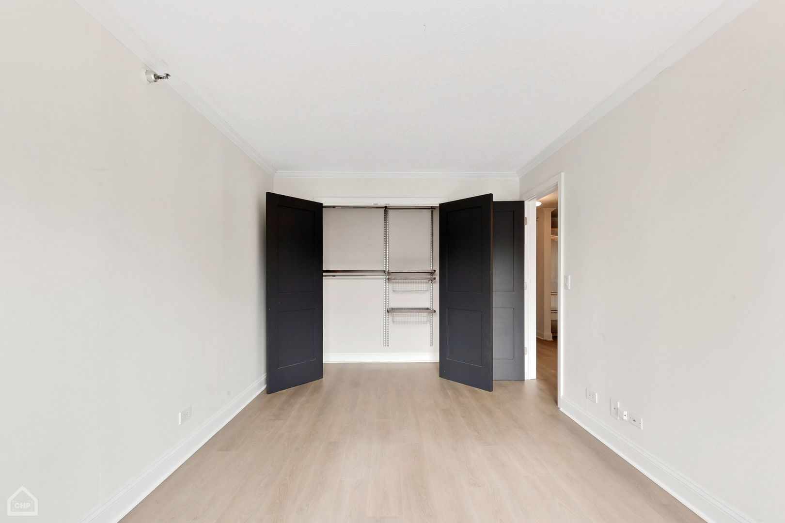 1212 N LaSalle Street Unit: 1705