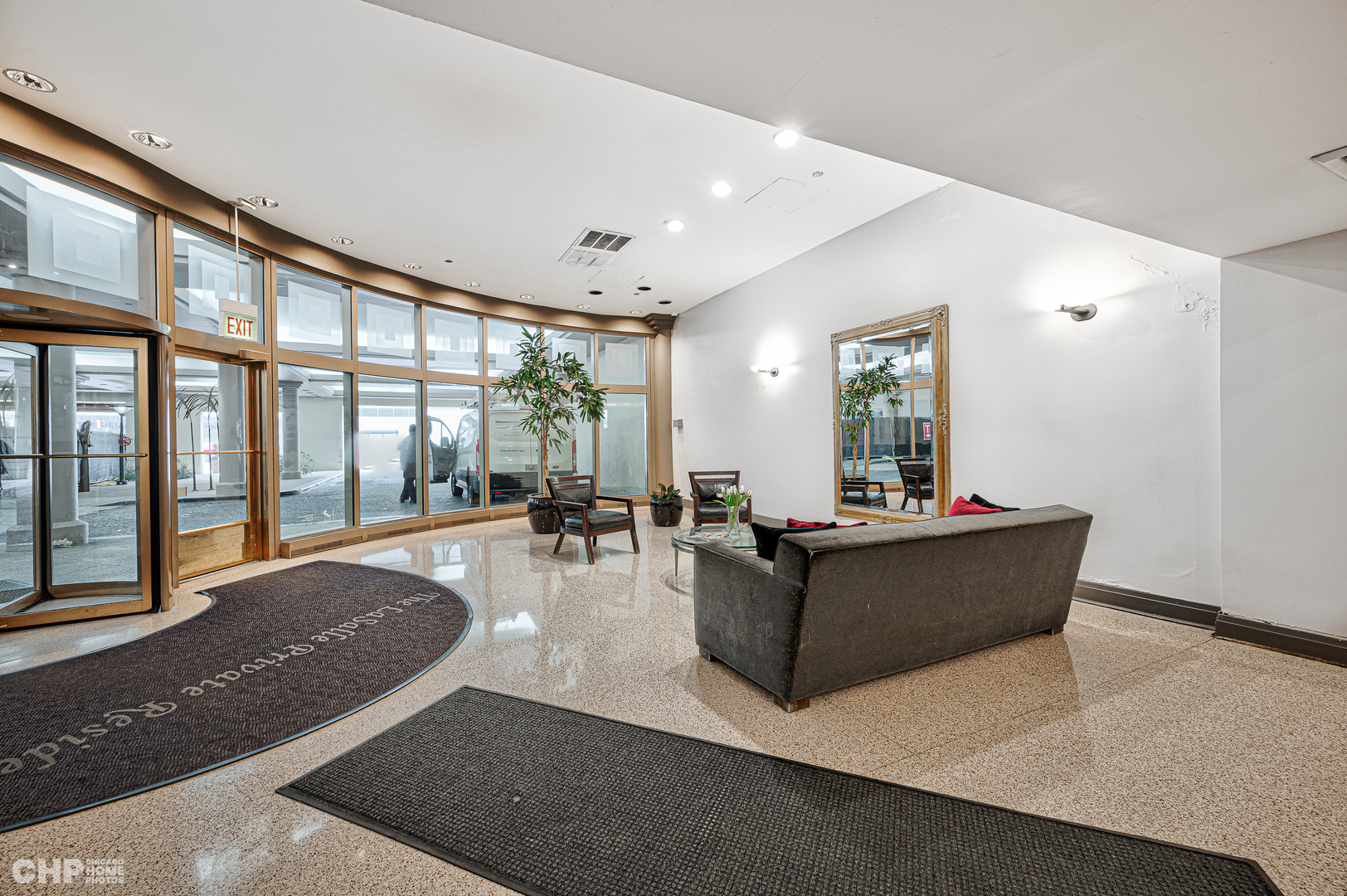 1212 N LaSalle Street Unit: 1705