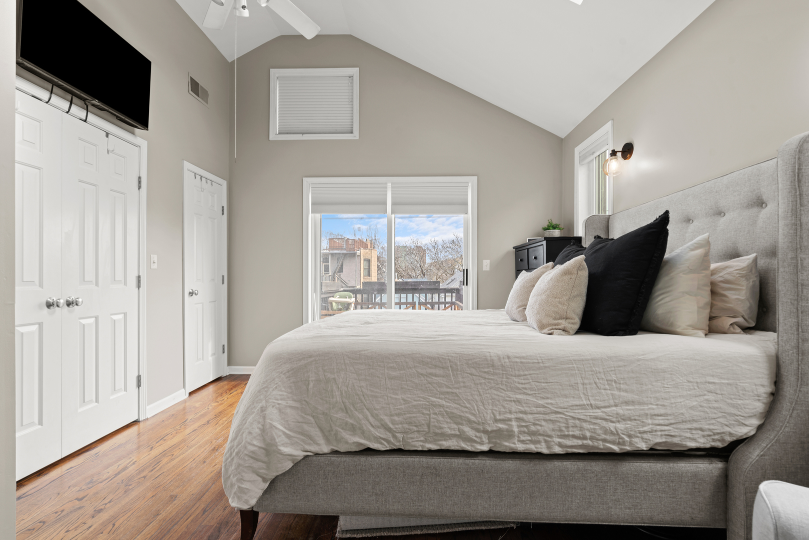 3041 N RACINE Avenue Unit: 3