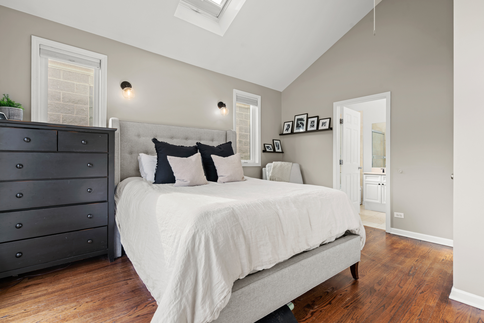 3041 N RACINE Avenue Unit: 3