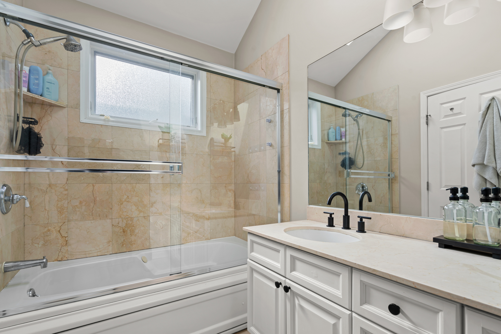 3041 N RACINE Avenue Unit: 3