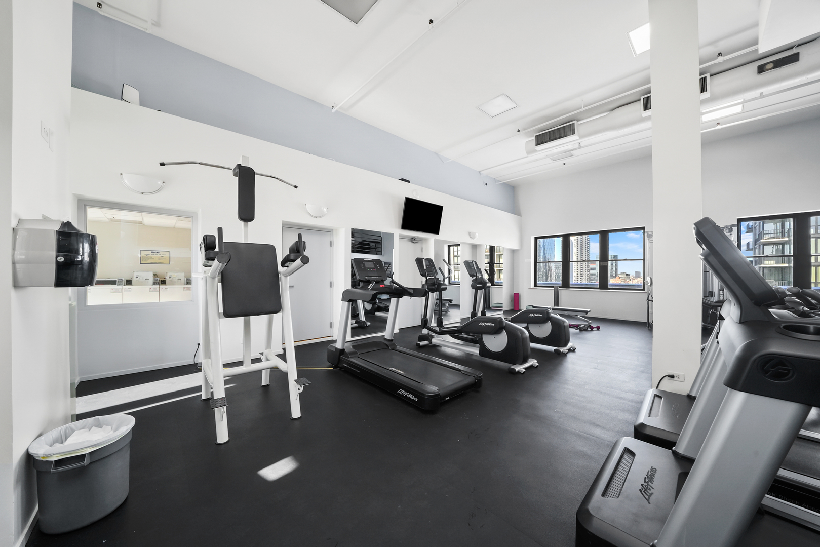 728 W Jackson Boulevard Unit: 324