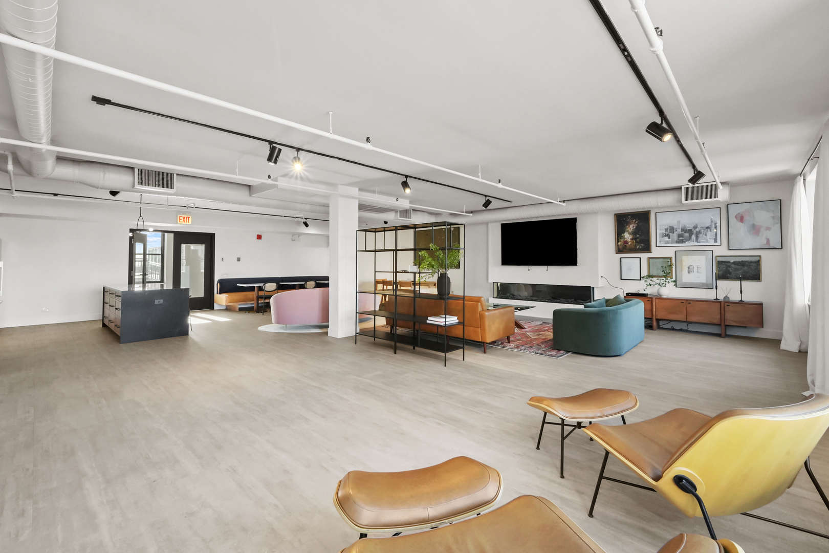 728 W Jackson Boulevard Unit: 324