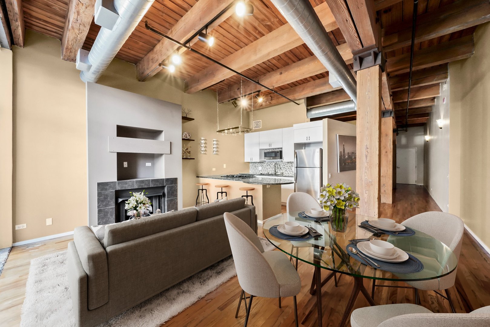 728 W Jackson Boulevard Unit: 324