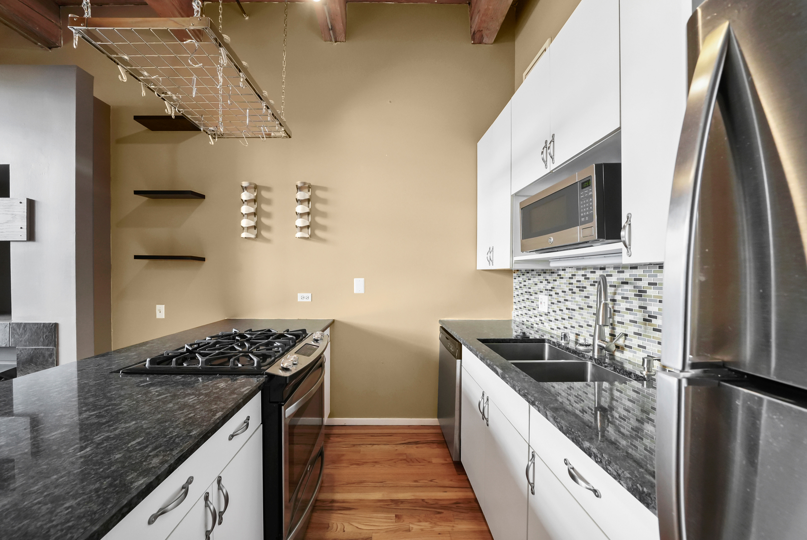 728 W Jackson Boulevard Unit: 324