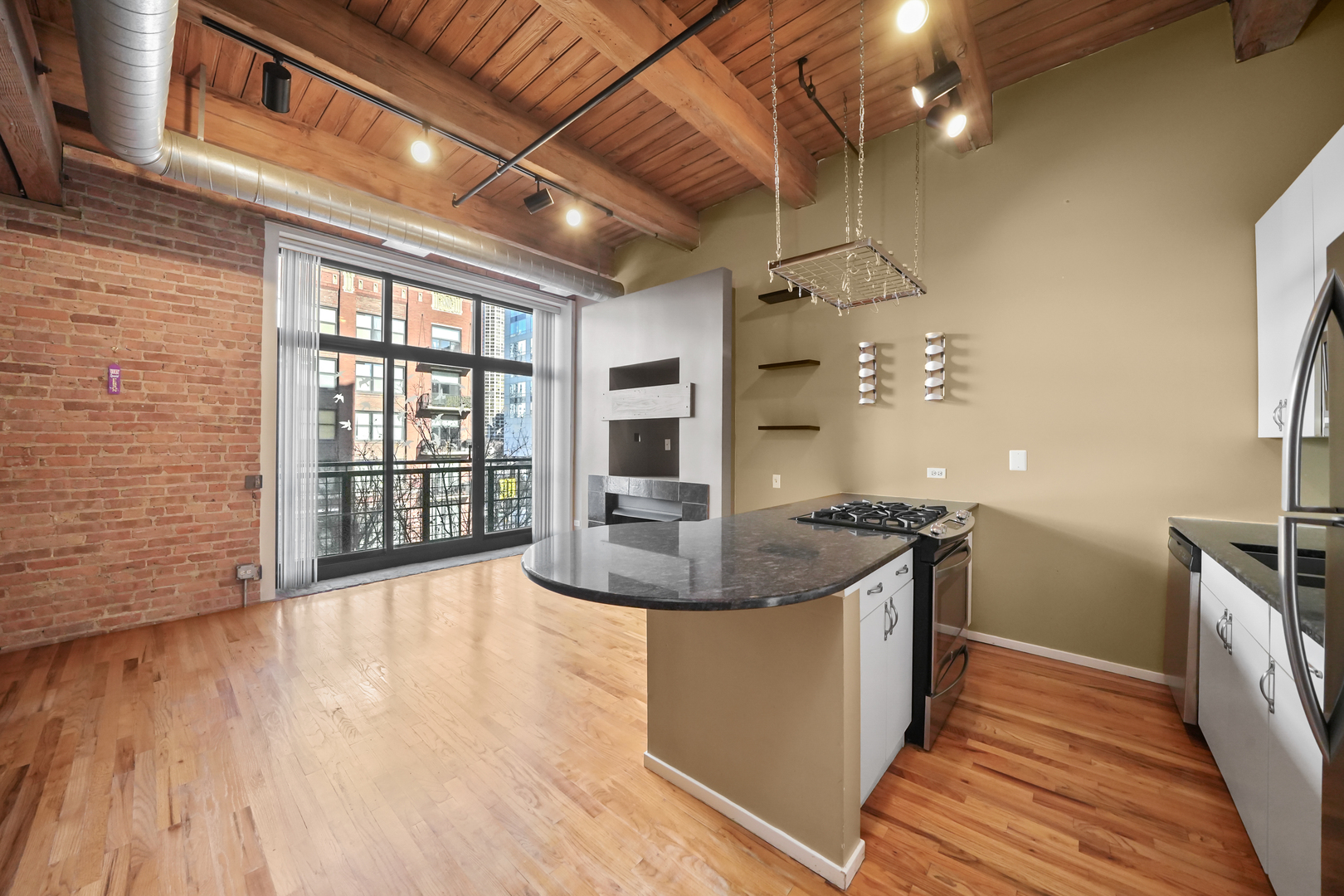 728 W Jackson Boulevard Unit: 324