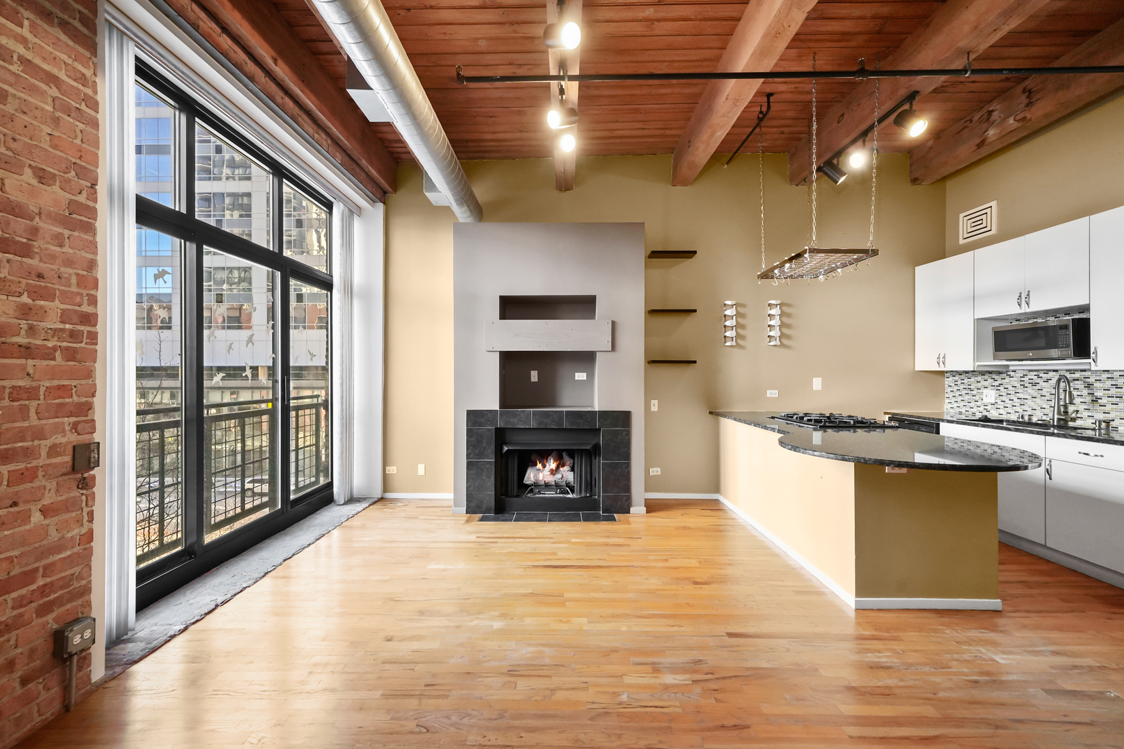 728 W Jackson Boulevard Unit: 324
