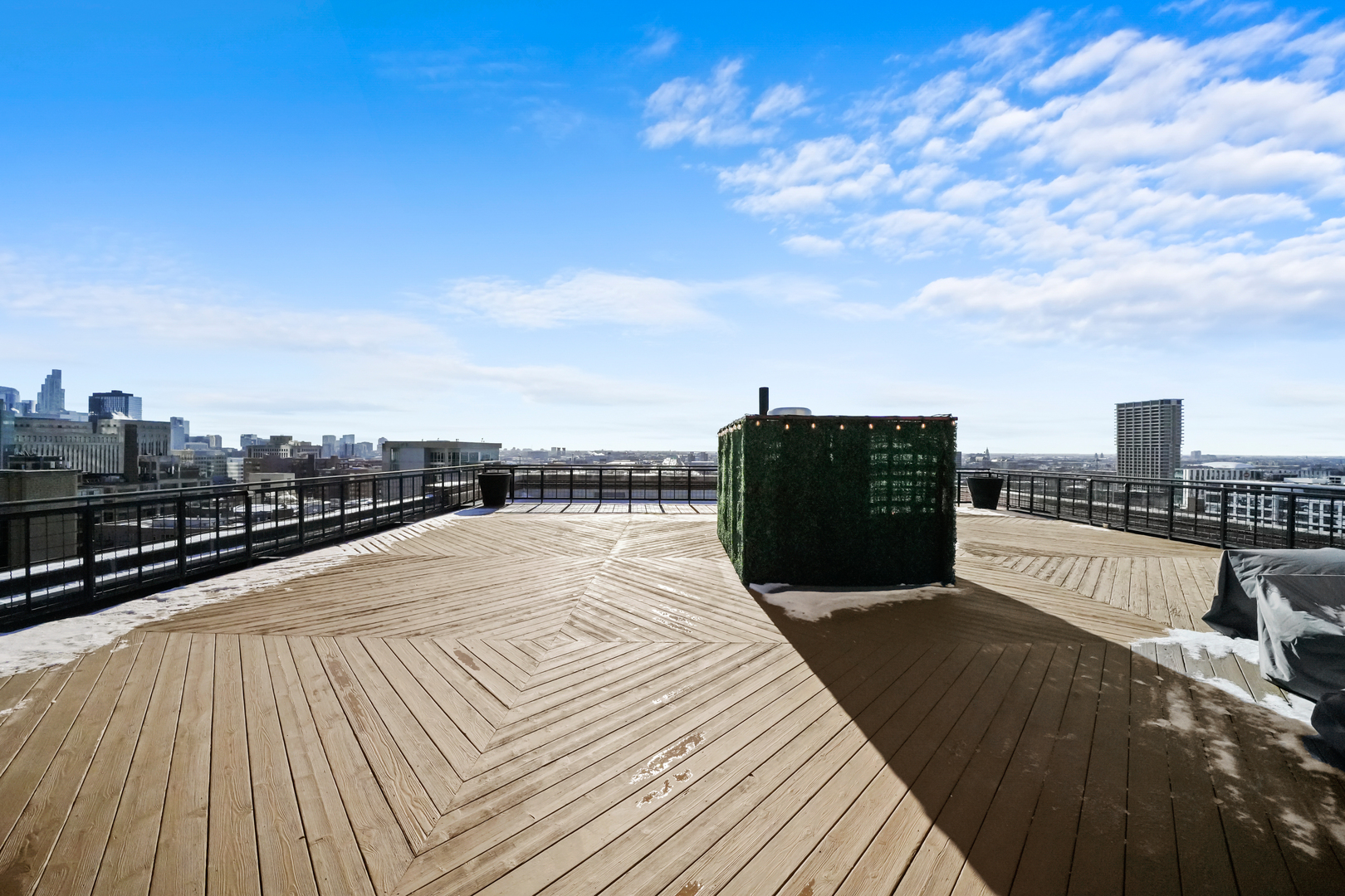 728 W Jackson Boulevard Unit: 324